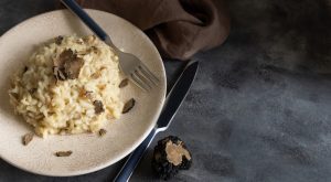 Risotto,With,Wild,Porcini,Mushrooms,And,Black,Truffles,From,Italy