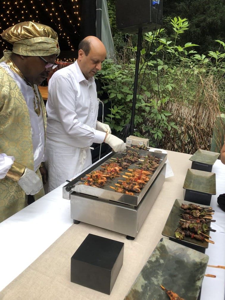 Buffet et bouchées d'un cocktail dînatoire DELICES CORNER